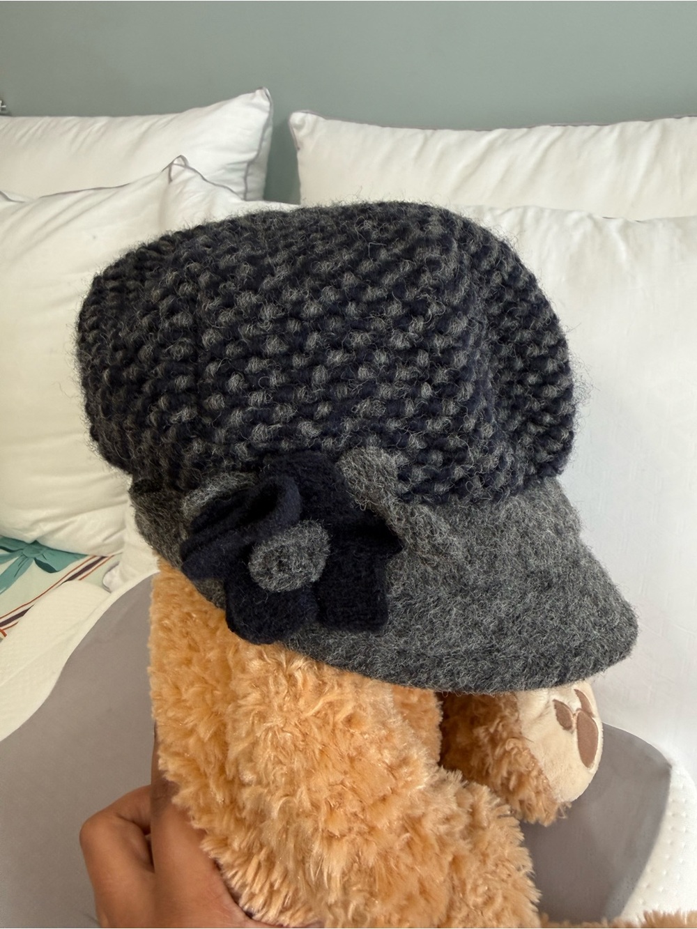 Two-Tone Gray Knit Wool Flower-Trim Cap